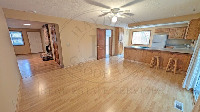 Building Photo - 15166 SE Topaz Ave