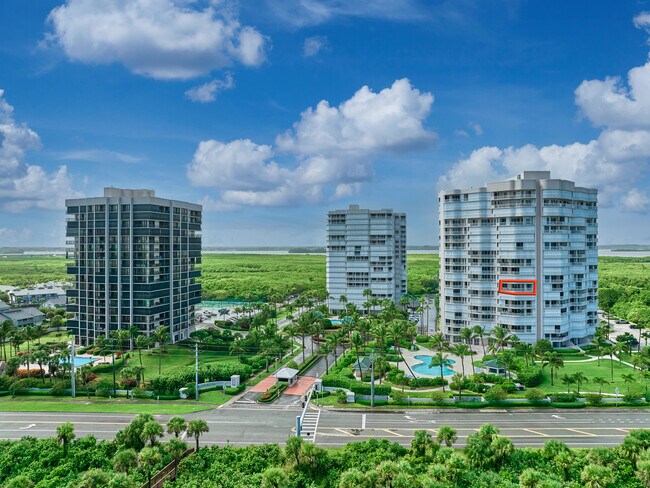 Building Photo - 5051 N Hwy A1A