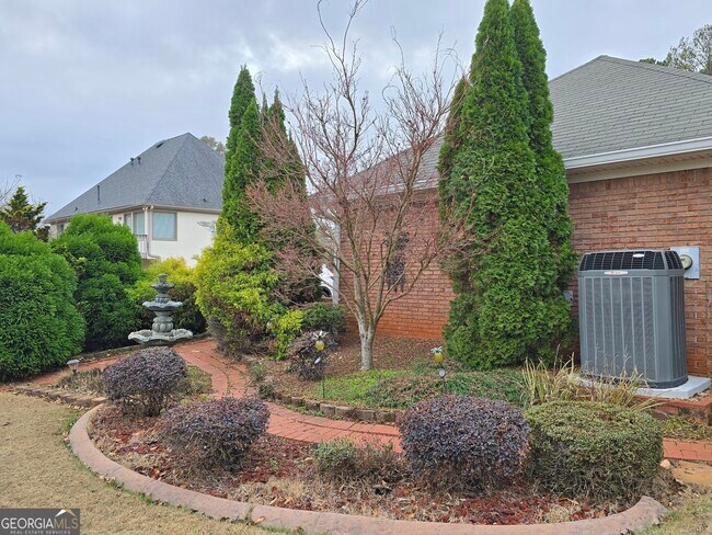 Building Photo - 65 Wyngate Dr