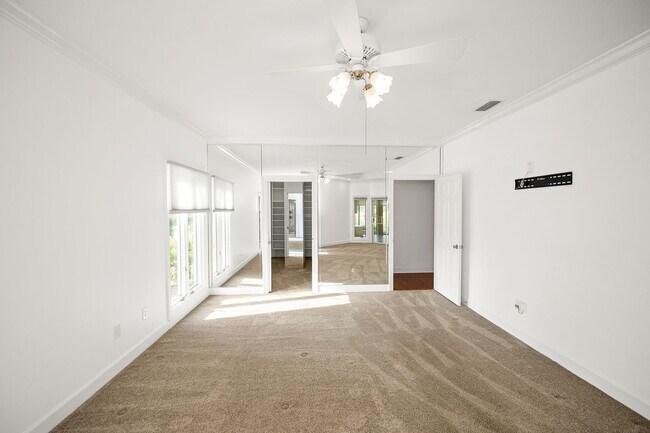 Building Photo - 601 Willow Point Ct