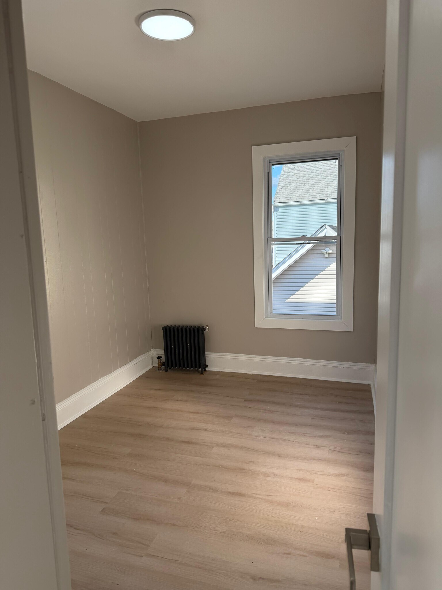 Building Photo - 8715 Sutter Ave