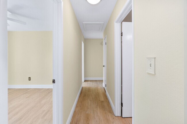 Building Photo - 1019 Banbury Ct