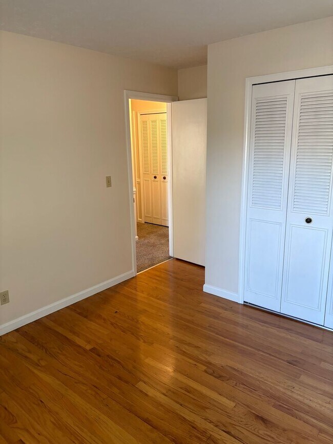 Building Photo - Beautiful 4 Bedroom 2 1/2 Bathroom Home