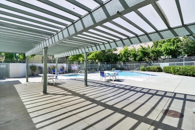 Building Photo - 1088 Summerplace Dr