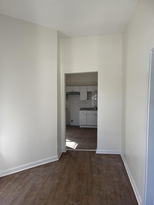 Building Photo - 418 Breckenridge St