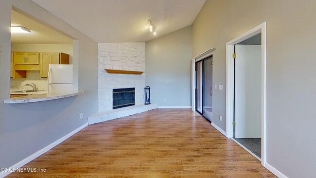 Building Photo - 2530 Whispering Woods Blvd