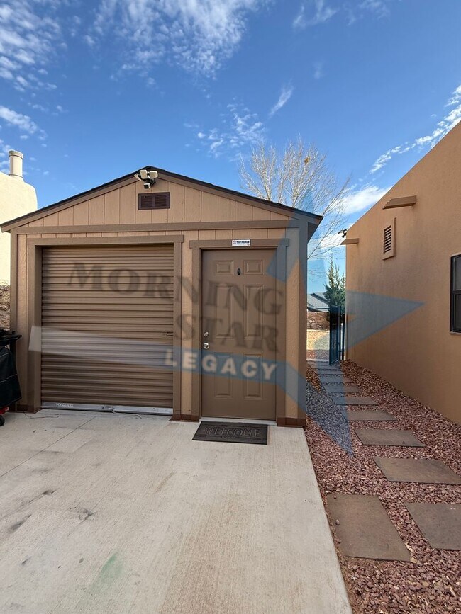 Building Photo - 3 Bedroom Energy-Efficient Home with Expansive Yard & Workshop!