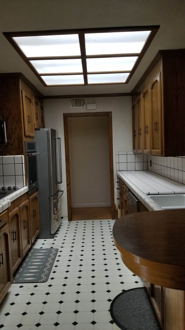 Building Photo - Central Roseville, Single Story Large Yard, Pool w/ Service 3 bedrooms, 2 baths,  1931sqft Gardne...