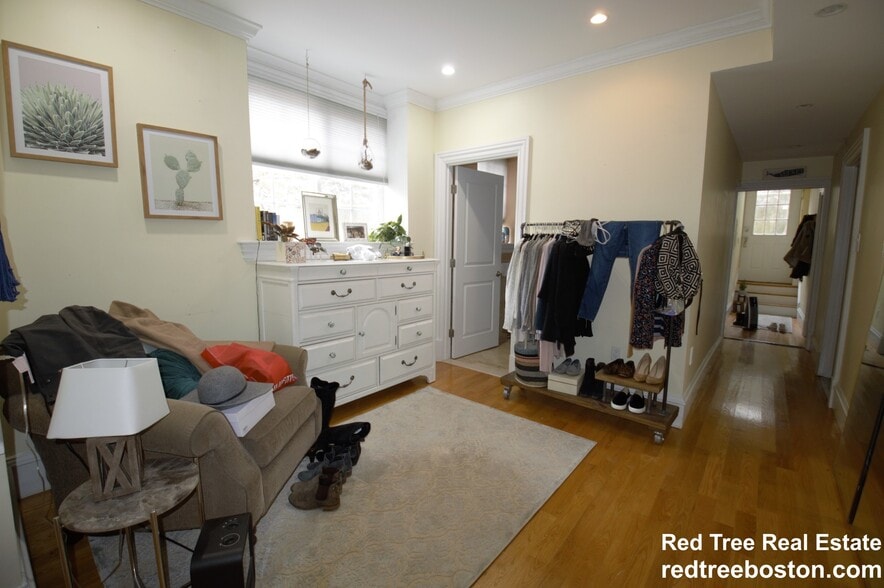 Building Photo - 55 Hobart St