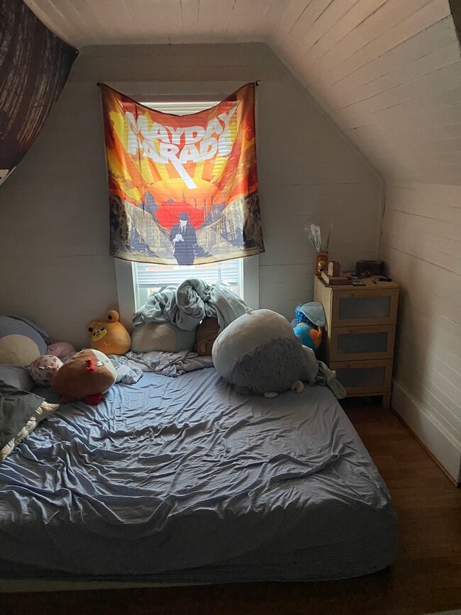 Building Photo - 35. W. University Street