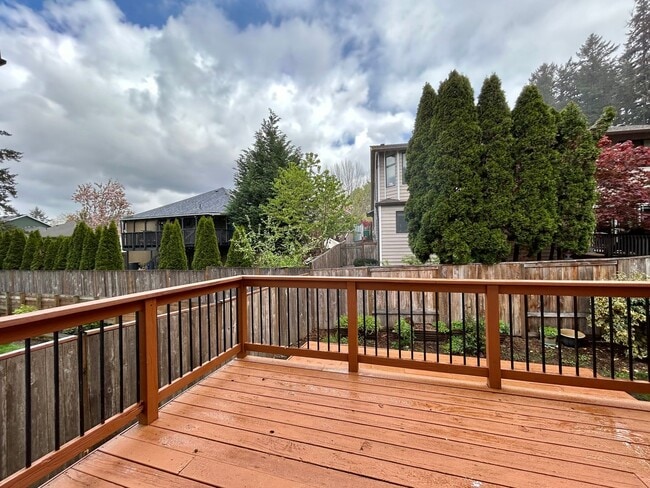 Building Photo - Beautiful 4BD Home | Fireplace, Fenced Backyard, Deck, Garage & A/C