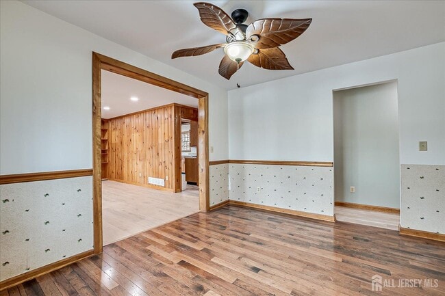 Building Photo - 23 Cardownie St