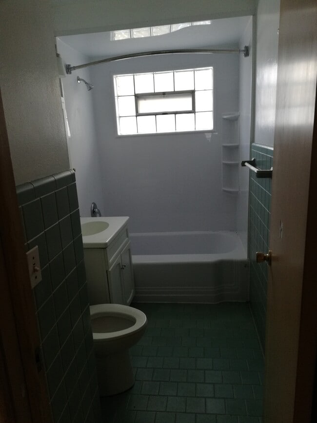 Bathroom - 3209 S 35th St