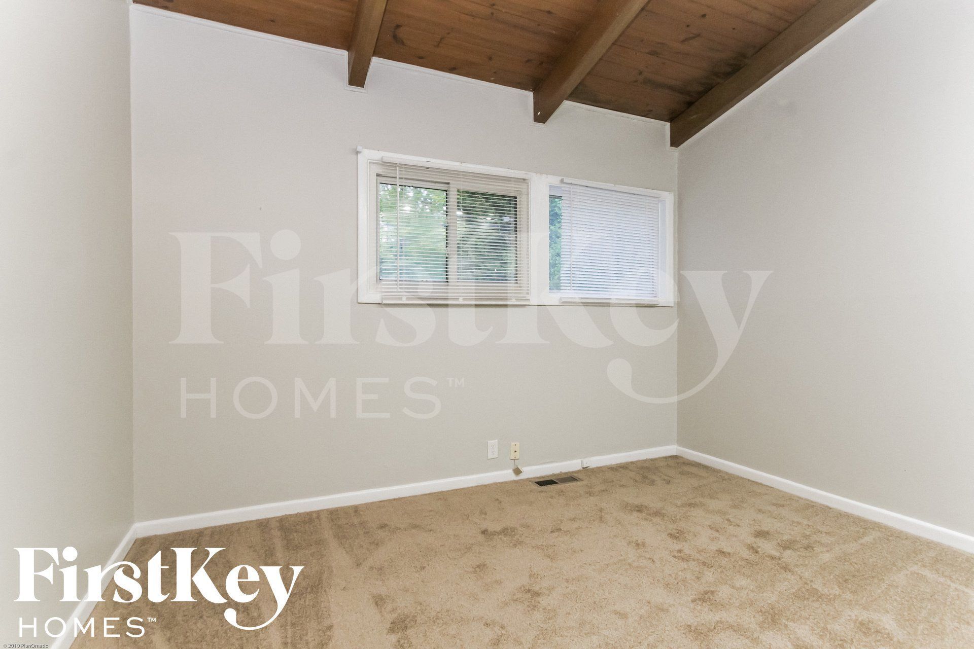 Building Photo - 4913 Victoria Rd