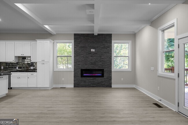 Building Photo - 1331 Diamond Ave SE