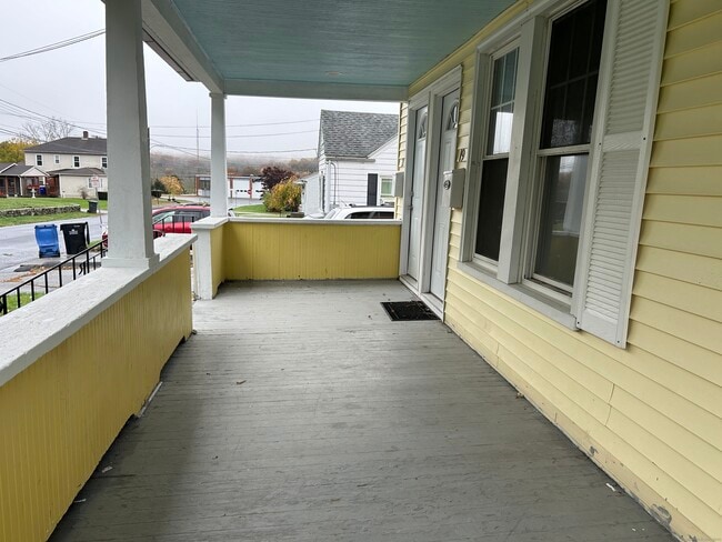 Building Photo - 19 Hawkins St