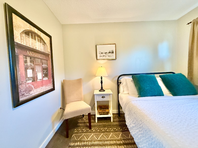 Building Photo - 11230 SW 90th Ave