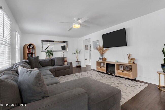 Building Photo - 555 Ocean Rd