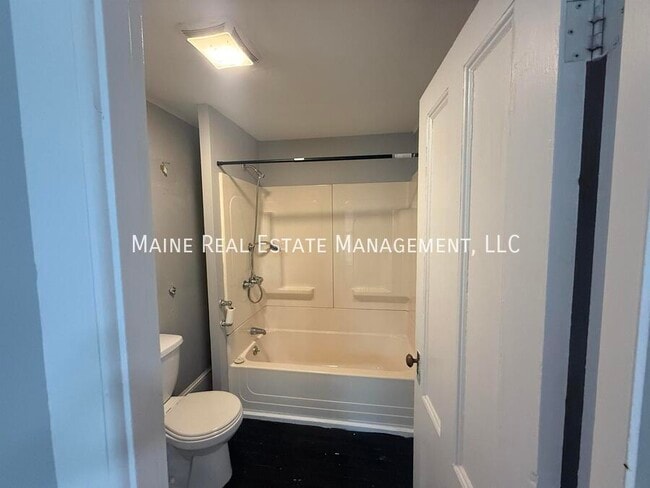 Building Photo - 91 Castine Rd