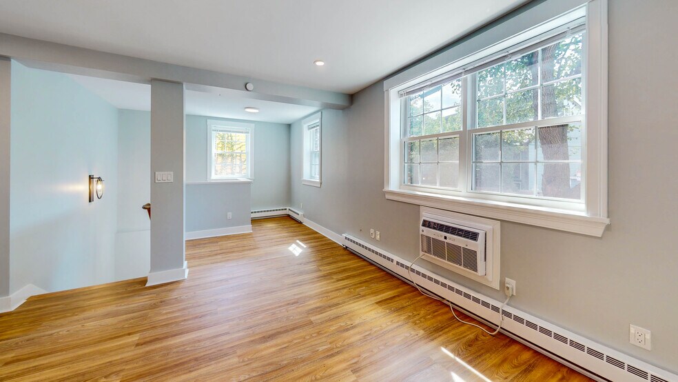 Building Photo - 131 Sherman St