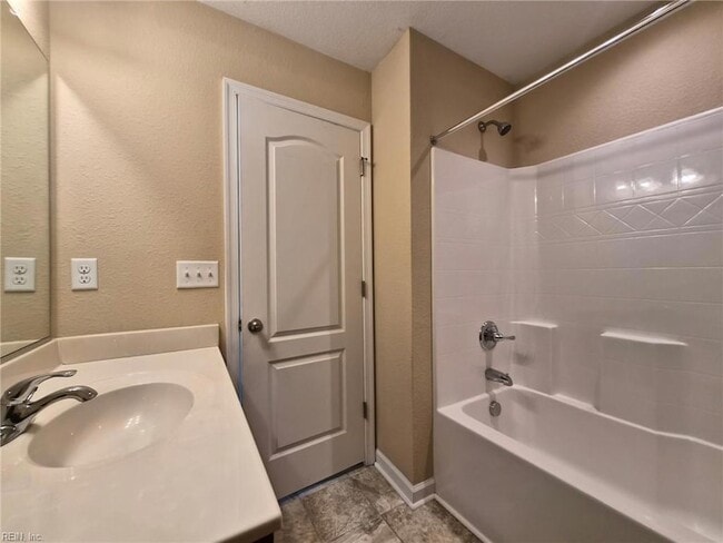 Building Photo - 279 Tigerlilly Dr