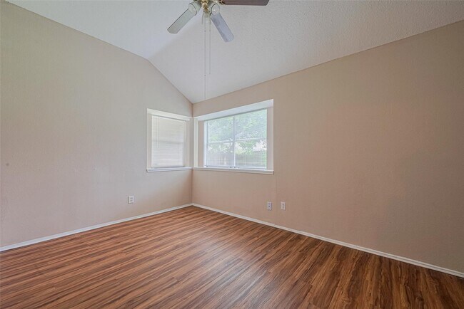 Building Photo - 15827 Beechnut St