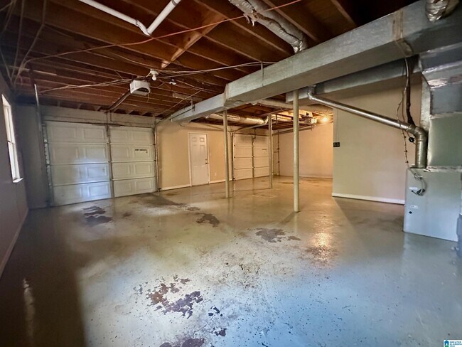 Building Photo - 1928 Indian Lake Dr