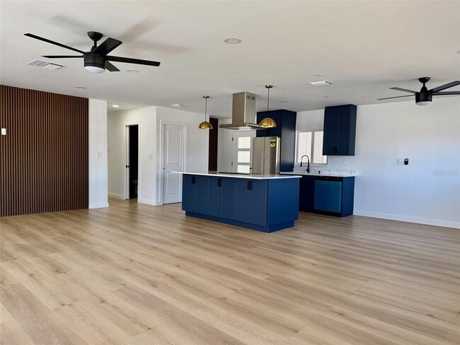 Building Photo - 3930 E Eden Roc Cir