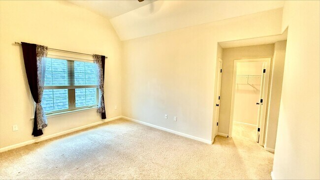 Building Photo - 10012 Adagio Cv