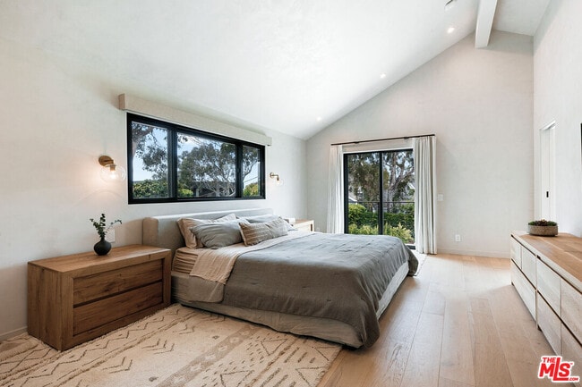 Building Photo - 6450 Surfside Way