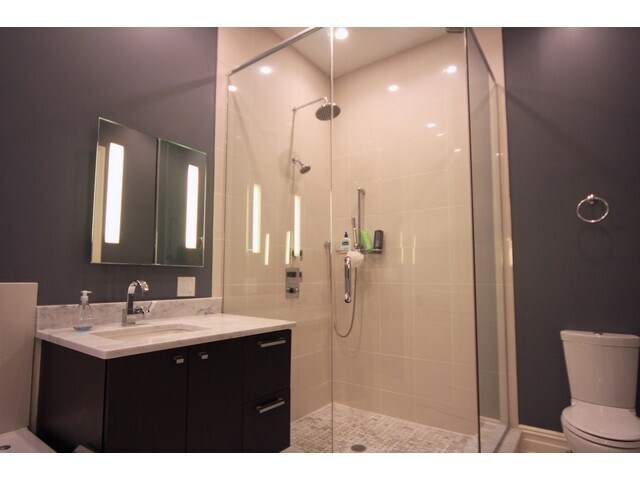 Building Photo - 3161 N Halsted St