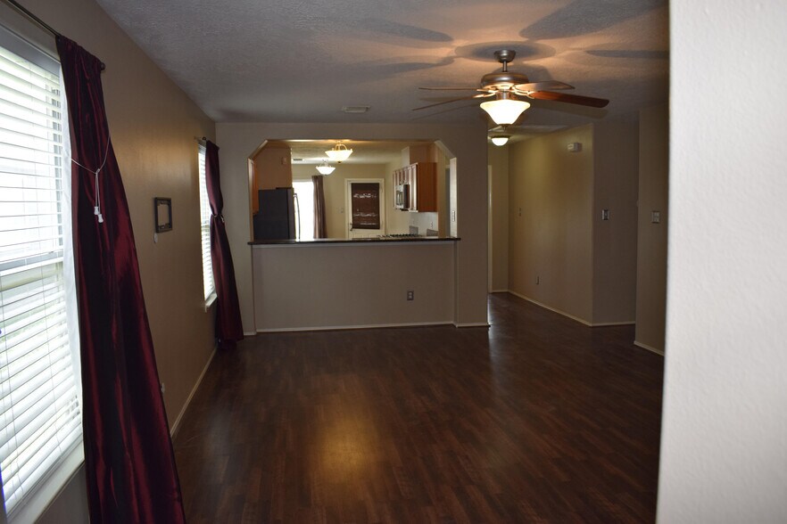 Building Photo - 19102 Prairie Bluff Dr