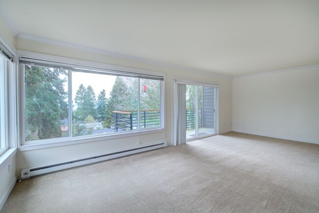 Building Photo - 11525 Greenwood Ave N