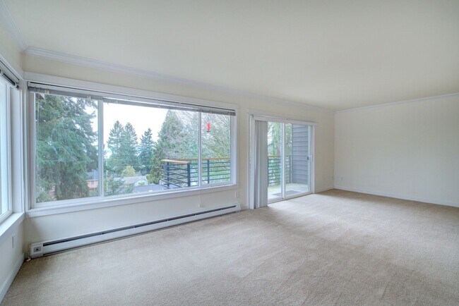 Building Photo - 3Bd/1.75Ba Seattle Condo