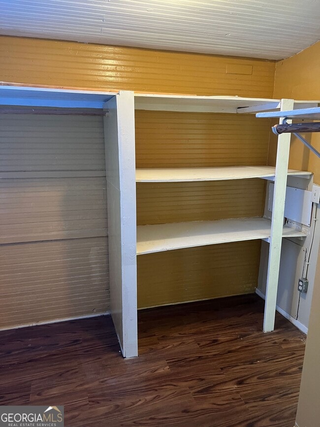 Building Photo - 2011 Albany St