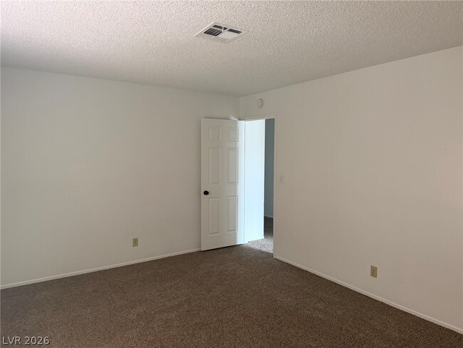 Building Photo - 2119 Pine Breeze Ln