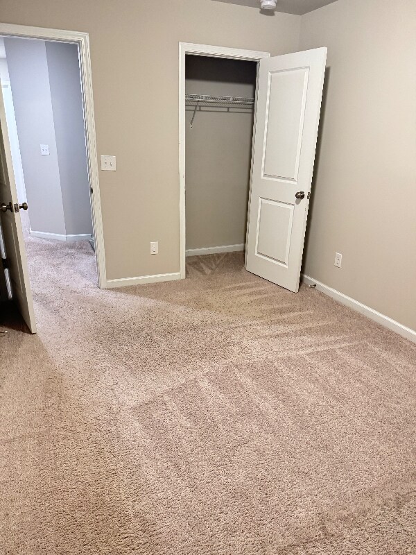 Building Photo - 2801 Ridgeview Dr