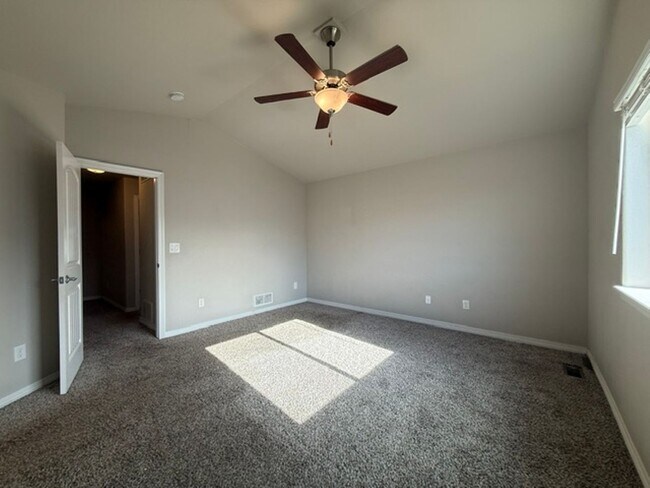 Building Photo - 6165 Shavers Dr