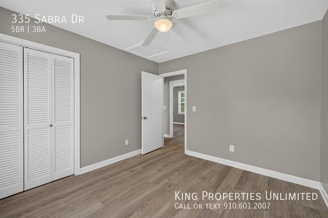 Building Photo - 335 Sabra Dr