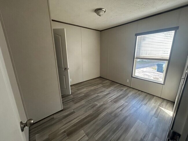 Building Photo - 7519 Dorr St