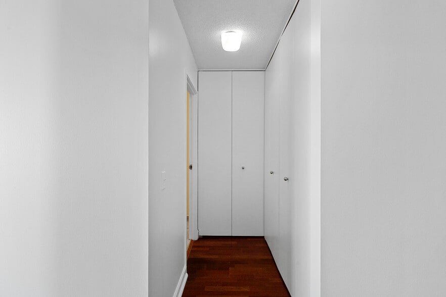 Building Photo - 3660 N Lake Shore Dr