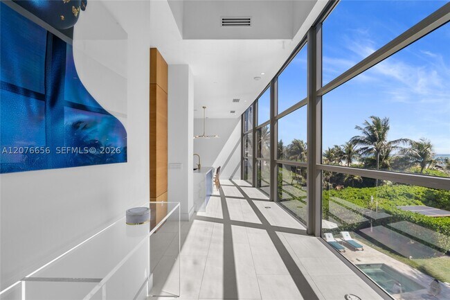 Building Photo - 5875 Collins Ave