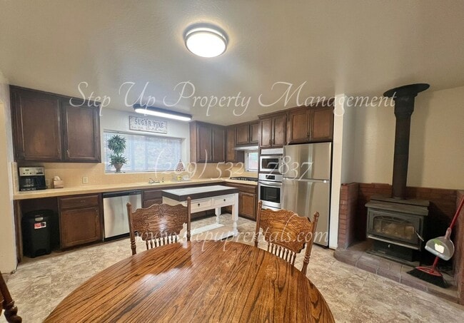 Building Photo - Spacious 5-Bedroom Retreat with Private Lake Access in Twain Harte!