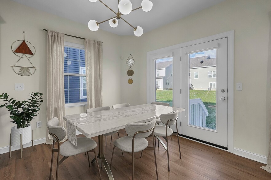 Building Photo - 7343 Quailview Dr