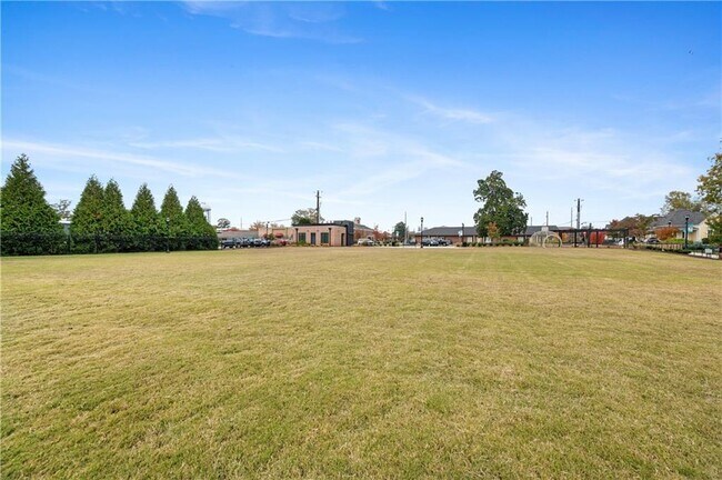 Building Photo - 1008 Davis St