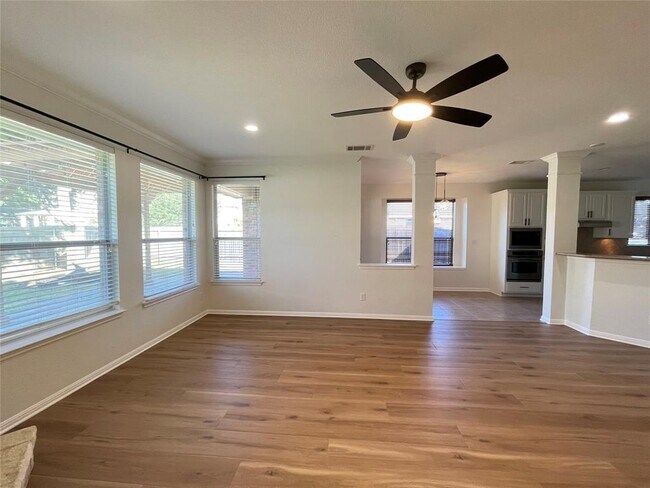 Building Photo - 15801 Belfin Dr