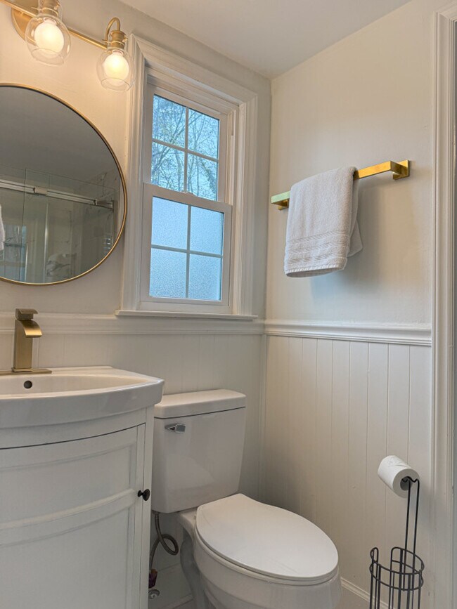 Building Photo - 7601 Bedfordshire Dr