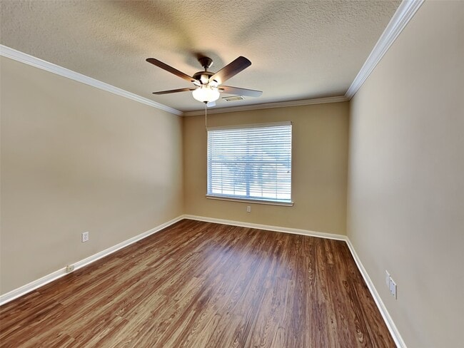 Building Photo - 13143 Mills River St