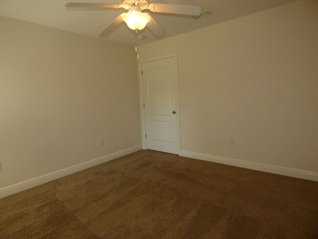 Building Photo - Custom-Built 3-Bedroom Home