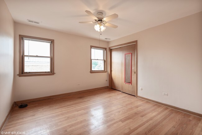 Building Photo - 8108 N Oriole Ave
